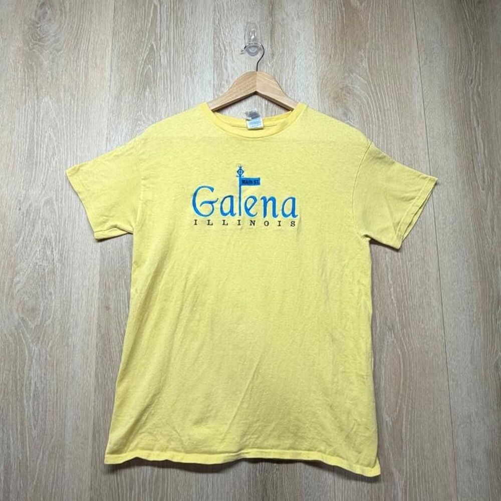 Gildan Men's Yellow T-shirt